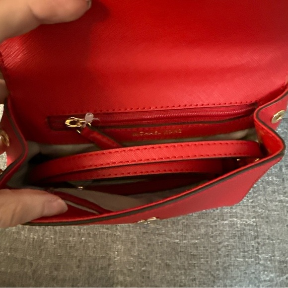 Michael Kors Nwt Scarlet Mini Bag crossbody never used!! - Picture 3 of 6